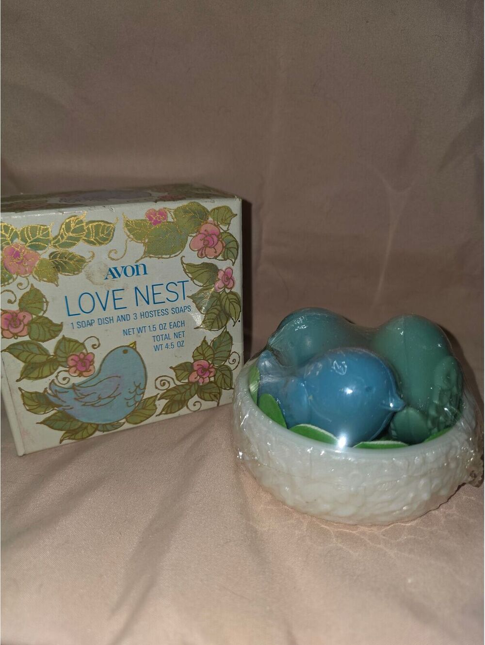 Avon Love Nest milk glass soap set